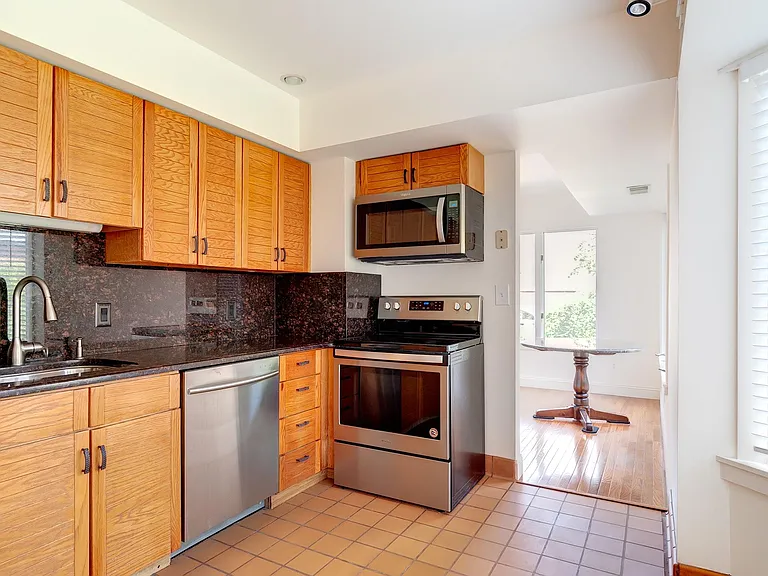 475 Arsenal St #N — Photo 4