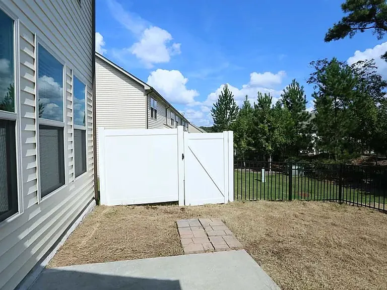 131 Holly Berry Ln — Photo 21