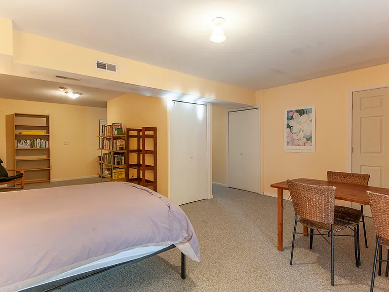 110 Chisholm Pl — Photo 21