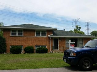 2968 Forest Woods Dr, Willow Springs, IL