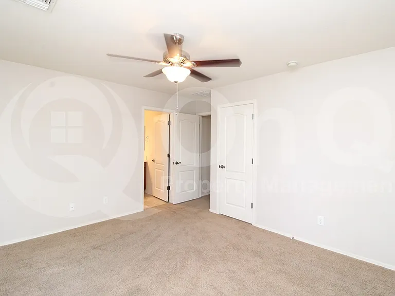 4273 E Oakland St — Photo 9