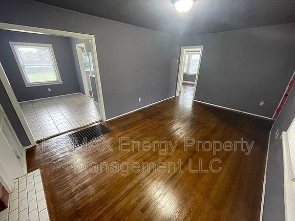 5th image of 3717 NW 27th St