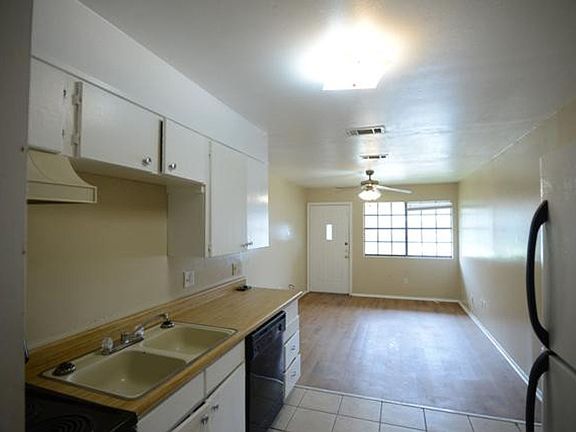5th image of 606 Westview Cir #B