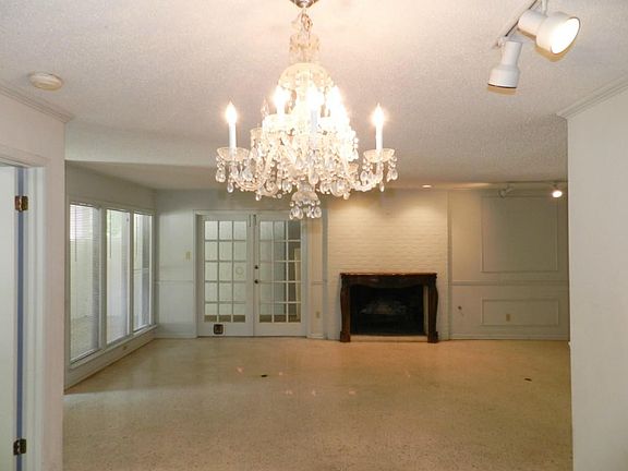 5th image of 3713 Meredith St