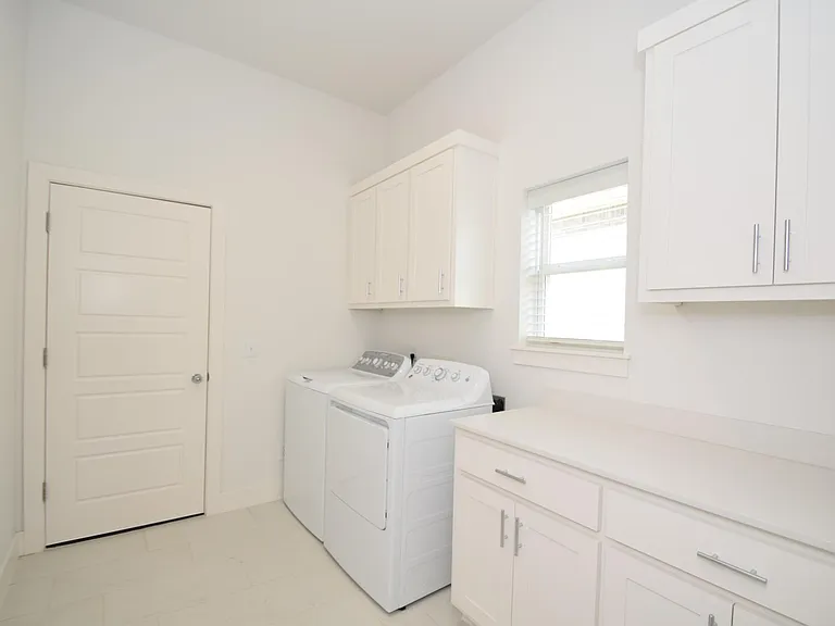 6306 Luna Ln — Photo 30