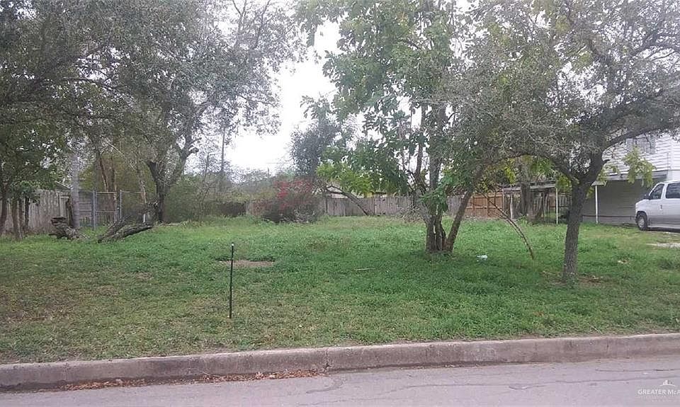 1st image of 1018 E Pierce Ave