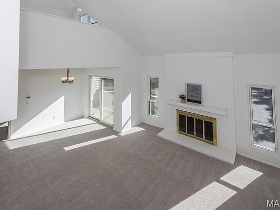 5th image of 1010 Thoreau Ct APT 301