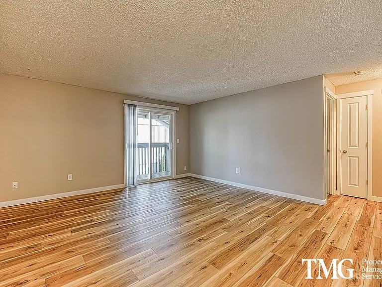 11114 NE 48th Cir #D — Photo 10