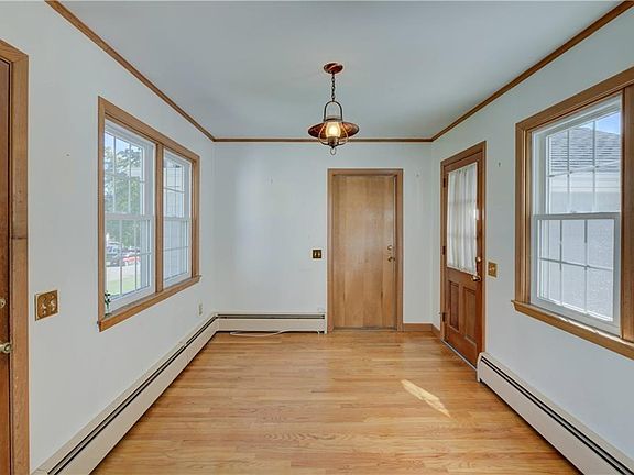 4th image of 40 Brimfield Rd