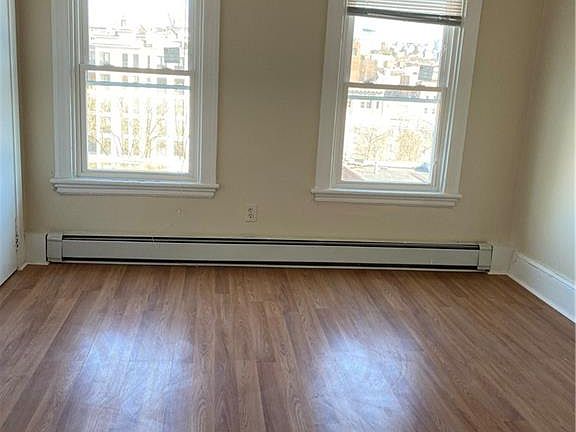 4th image of 65 Palisade Ave