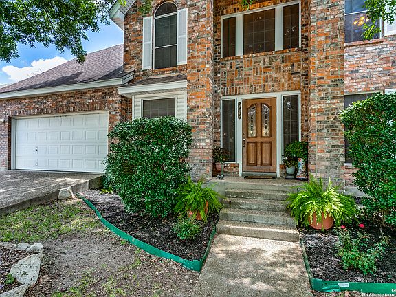 3rd image of 925 HEDGESTONE DR