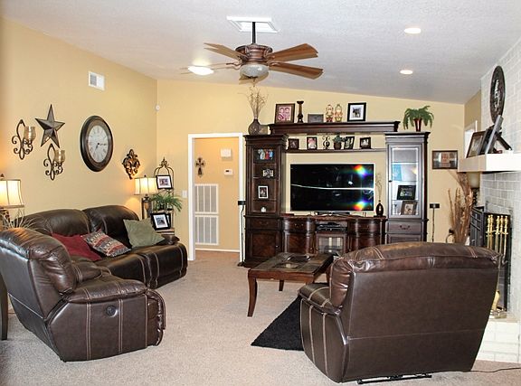 4th image of 4207 Lynbrook Ave