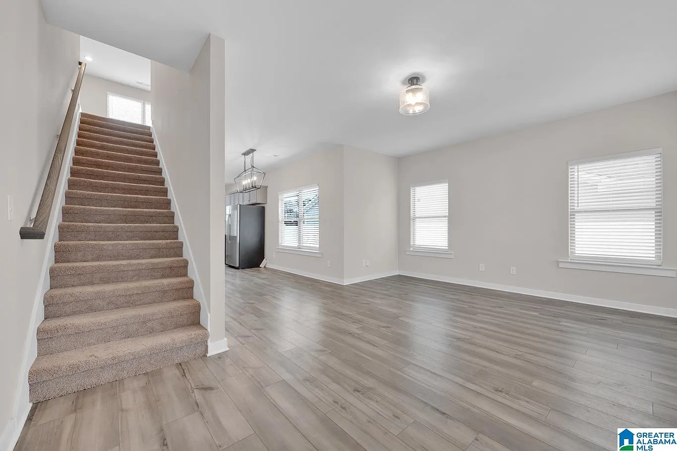 5 bed, 3.0 bath, 2124 sqft, $1,950 — Photo 3