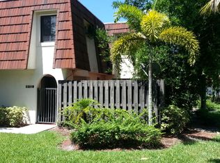 2221B White Pine Cir, West Palm Beach, FL 33415