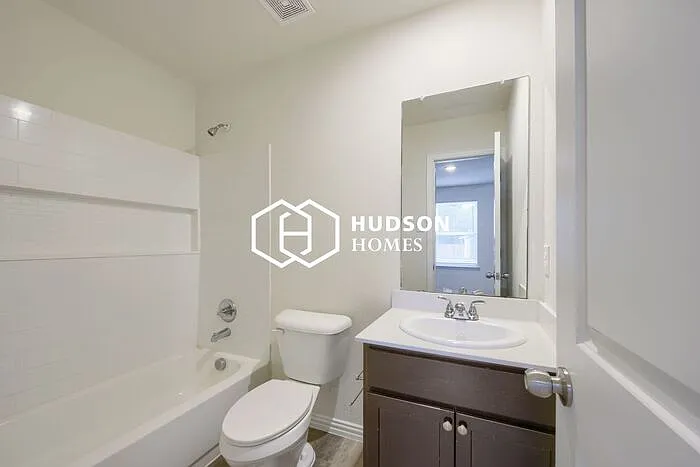 5910 Wilkes Dr — Photo 9