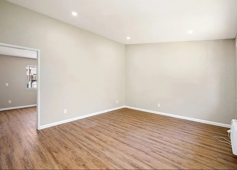 7437 Santa Ysabel Ave #E — Photo 3