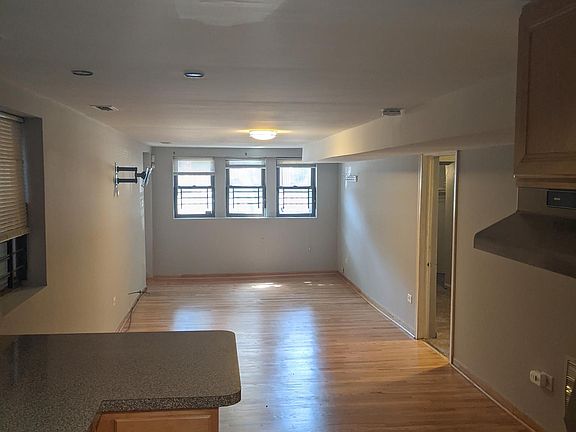 3rd image of 1636 W Pierce Ave #G
