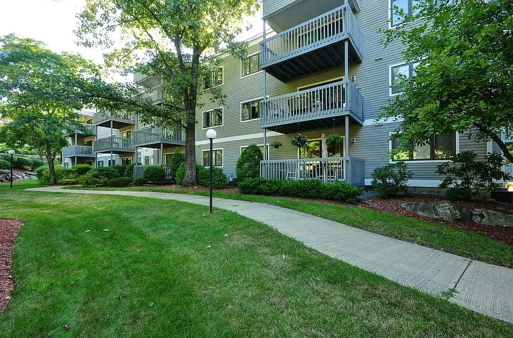 1 bed, 862 sqft, $2,100 — Photo 1
