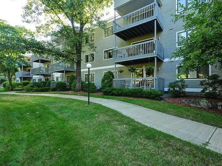 47 Dogwood Dr #103 — Photo 1