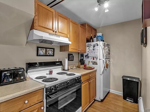 3rd image of 310 Linwood Ave #1