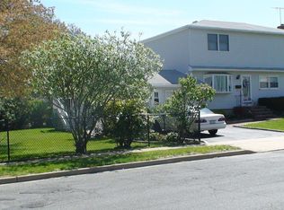 2651 S Saint Marks Ave, Bellmore, NY 11710
