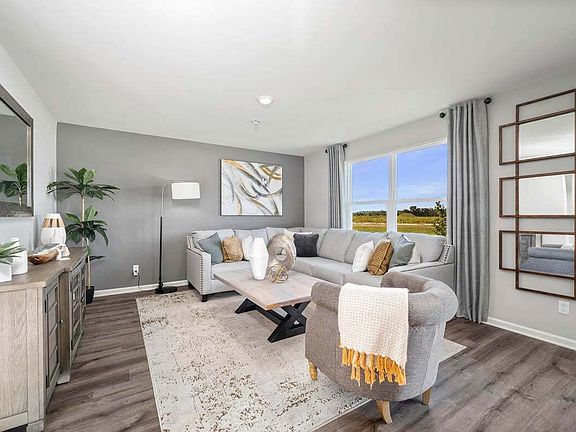 5th image of 4073 Viceroy St