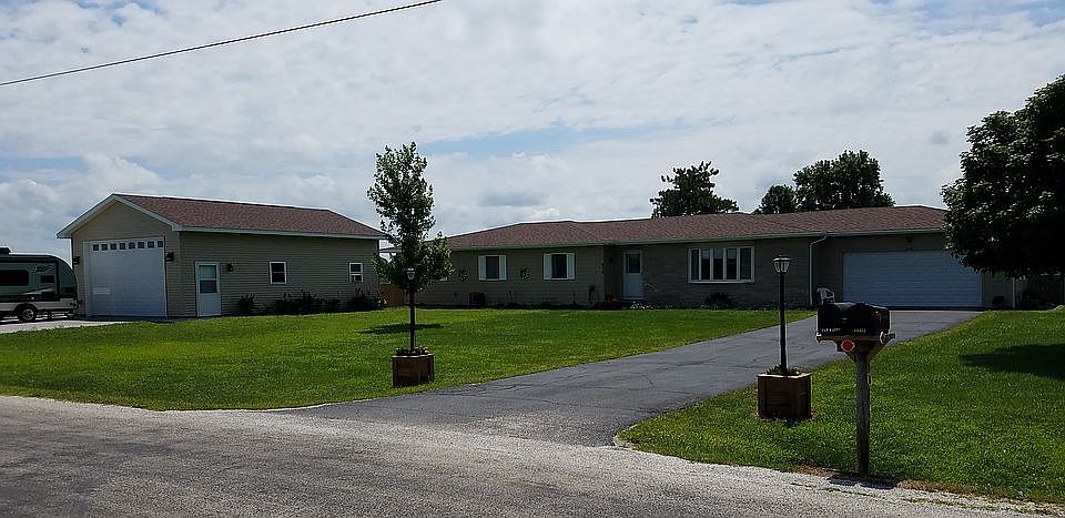 1st image of 410 E Torrance Ave