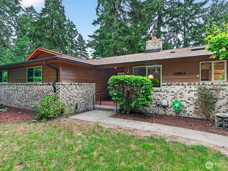 1st image of 10511 Moller Drive NW