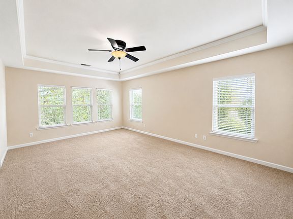 4th image of 240 Summer Hill Way