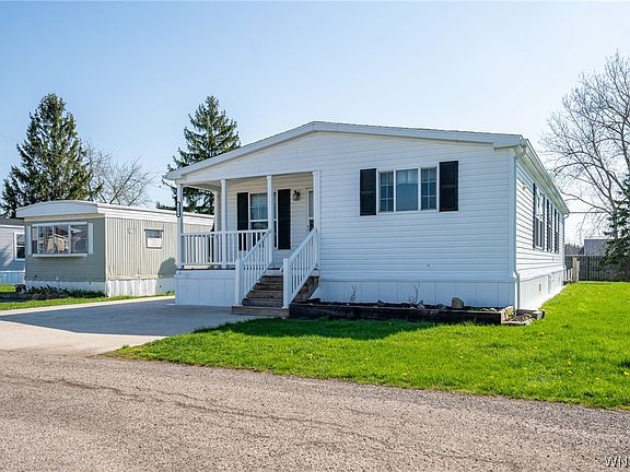 3rd image of 1406 East Dr