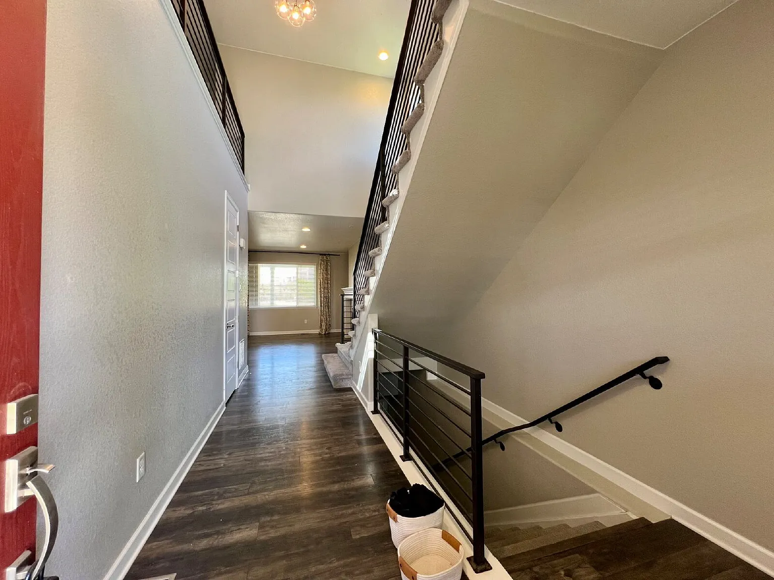 Available now - Spacious 5BD/3.5BA Home — Photo 3