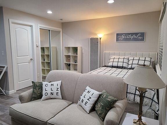 3rd image of 392 Menker Ave #2