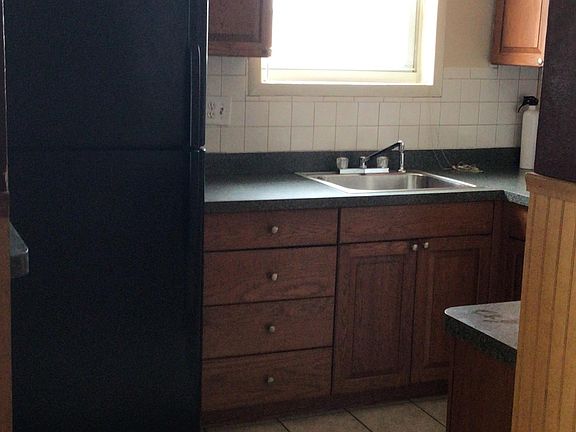 Entry way to the kitchen.