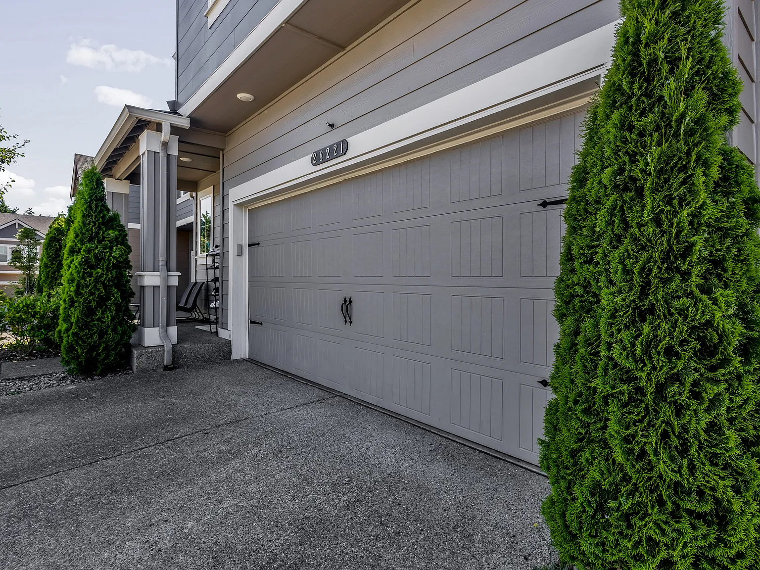6 bed, 3080 sqft, $5,200 — Photo 2