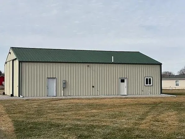 207 S 7th St, Mulberry Grove, IL 62262