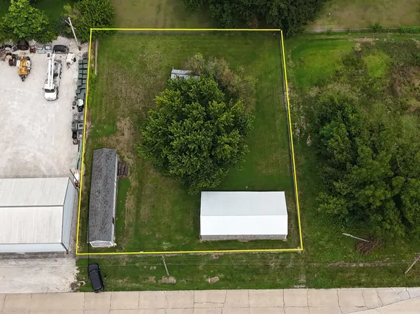 0 N Madison St, Pittsfield, IL 62363