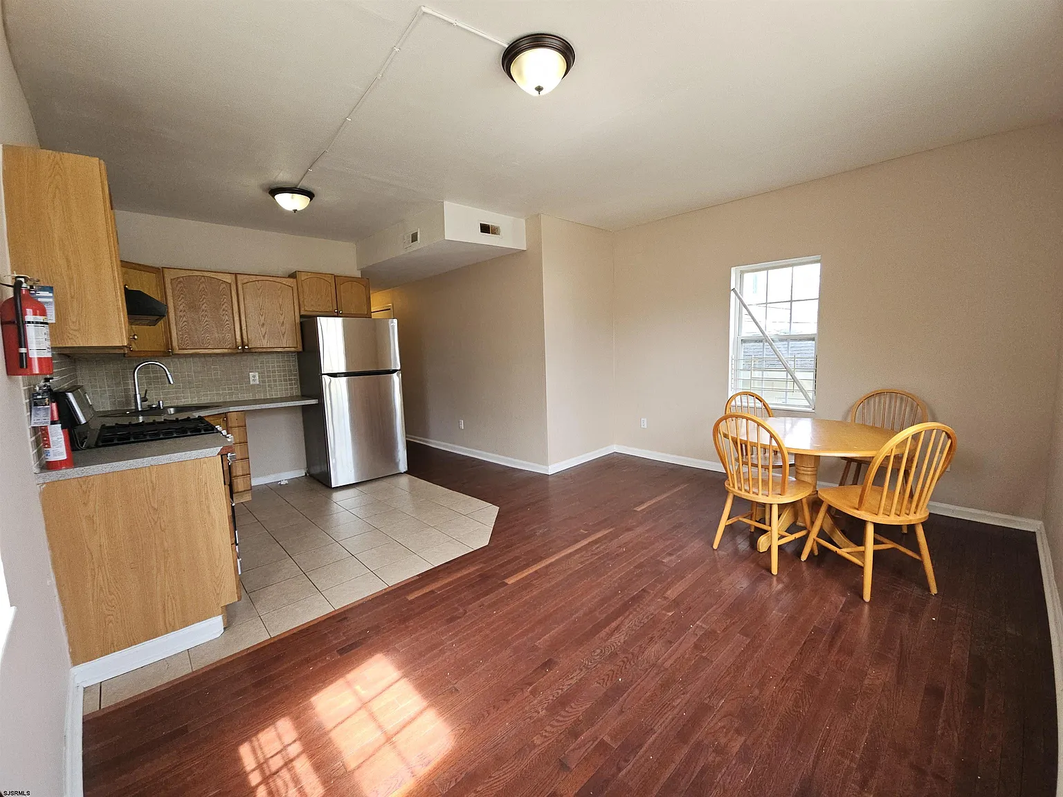 3 bed, 1.0 bath, $1,875 — Photo 4