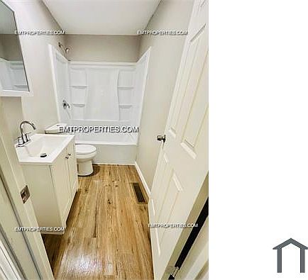 3rd image of 2812 Riverview Ln