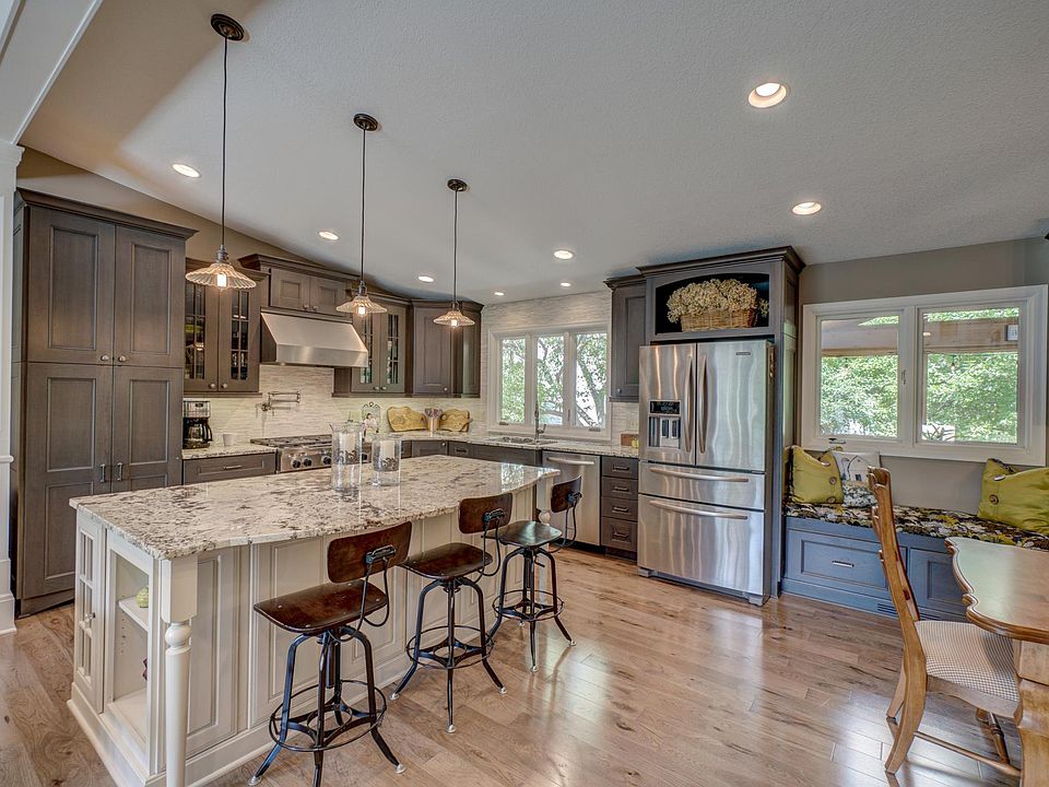 1st image of 52 Deer Hills Cir