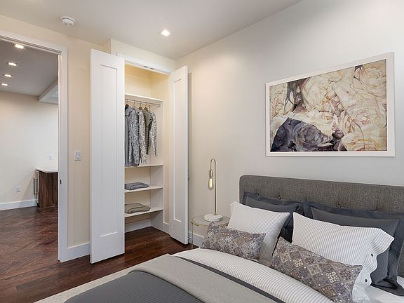 4th image of 921 Washington Ave #856