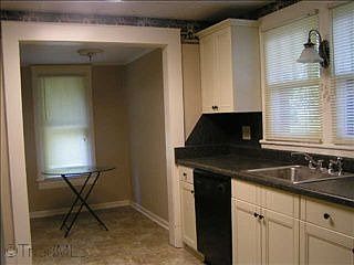 2nd image of 3711 Oak Grove Ave