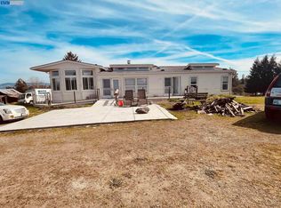 4730 E Paulsen Ln, Sebastopol, CA 95472