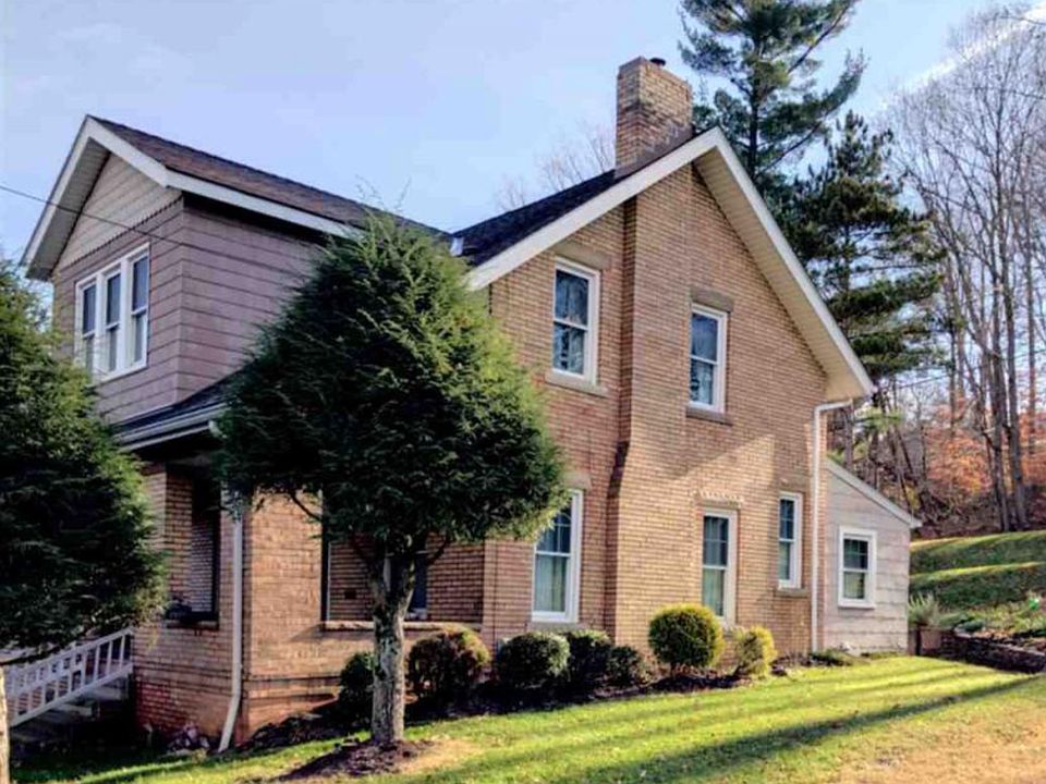 1st image of 1800 Crestmont Dr