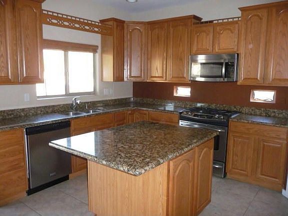 Kitchen with granite, SS appliances