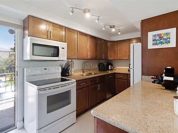 3rd image of 6727 Brookline Dr #6727