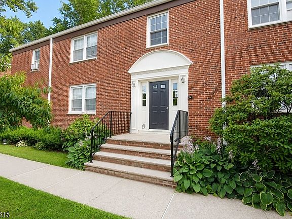 2nd image of 390 Morris Ave BLDG 3 #28