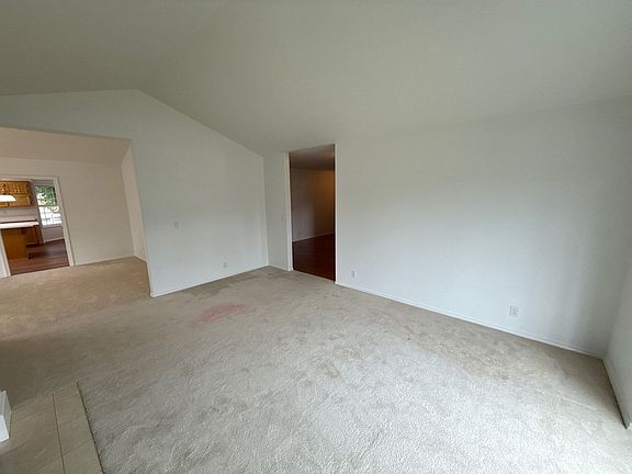 5th image of 191 McLaughlin Dr