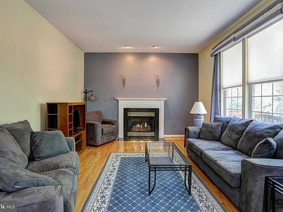 5th image of 100 Earliana Ct