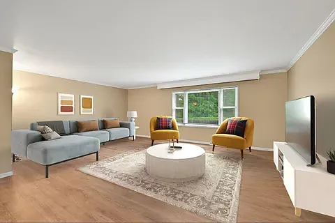 Living Room (10x17)