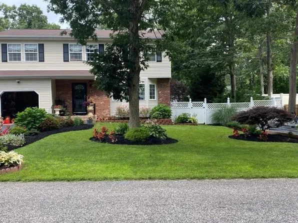 23 Dover Avenue, Mastic, NY 11950